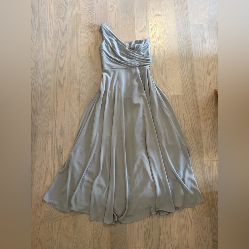 Sophisticated One-Shoulder Dress in Silver